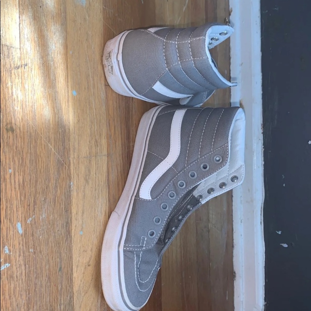 VANS - Picture 2 of 5